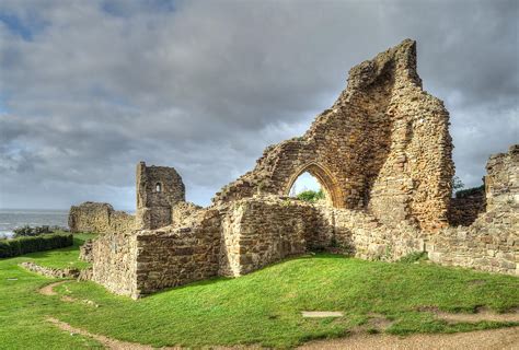 Hastings Castle Ruins Photograph by Diana Mower - Fine Art America