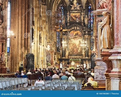 VIENNA, AUSTRIA - SEPTEMBER 8, 2017. St. Stephen`s Cathedral Interior ...