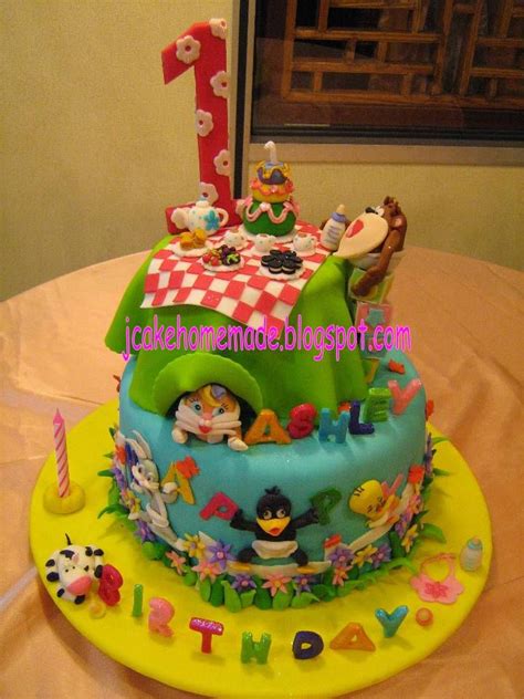 looney tunes cakes - Google Search | Baby looney tunes, Cartoon cake ...