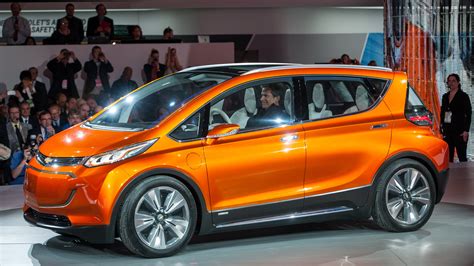 GM's $30,000 Chevy Bolt ups the ante for the mainstream electric car — Quartz