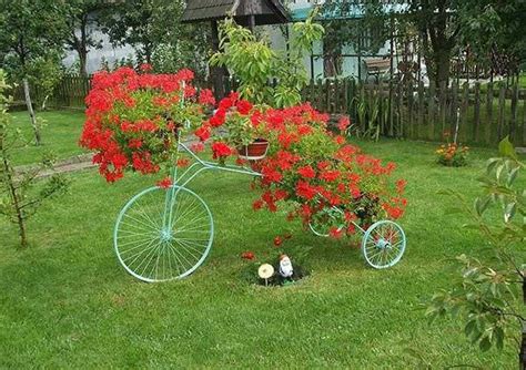 14 Creative Ideas Of Garden Decorations Made From Upcycled Bikes • Recycled Ideas • Recyclart