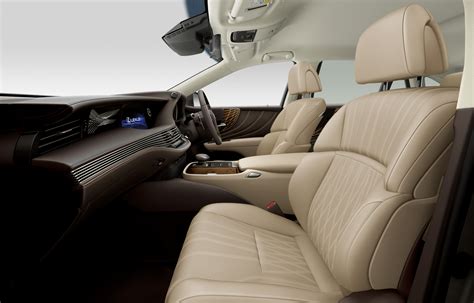 LS 500h "version L" (with "Ivory" interior) | Toyota Motor Corporation ...