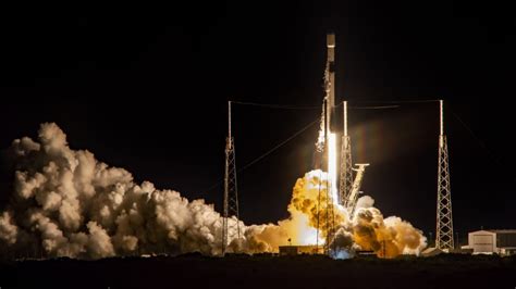 SpaceX Celebrates 200th Booster Landing; Falcon 9 Rocket Deploys 72 ...