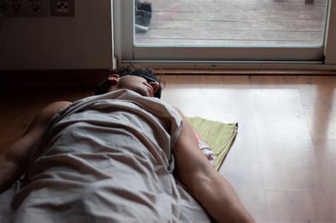 Is Sleeping On Hard Floor Bad For Your Back | Viewfloor.co