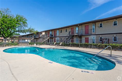 Royal Wayside Apartments - Houston, TX | Apartments.com