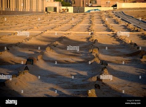 Graves of Jannat ul Baqi Madinah Saudi Arabia Stock Photo: 21080218 - Alamy