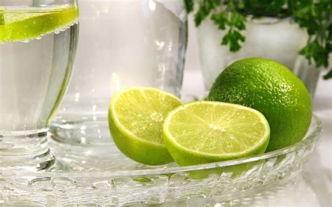 Lime citrus fruit glass tray-Food HD Wallpaper, sliced lime fruit | Wallpaperbetter