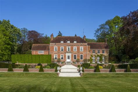 A simply magnificent Hampshire house with huge rooms, immaculate gardens and everything a ...