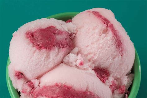 Baskin-Robbins Introduces New Watermelon Swirl Sorbet – Downriver Restaurants
