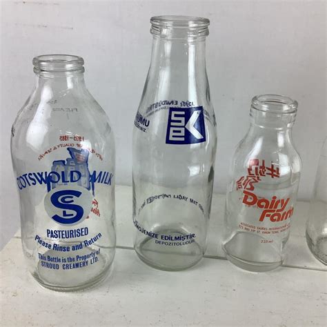 5047 Set of 6 Vintage WaWa Milk Bottles | EstateSales.org