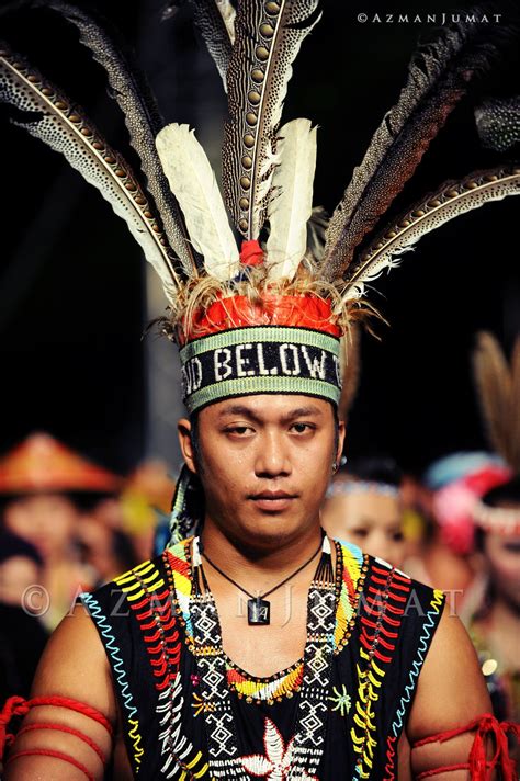 North Borneo (Sabah) Murut man in traditional costume. | Borneo, South ...