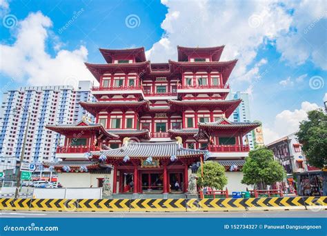 Buddha Tooth Relic Temple and Museum in Chinatown of Singapore. Landmark and Popular for Tourist ...