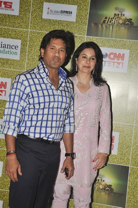 Sachin Tendulkar with wife Anjali at the CNN IBN Reliance Real Heroes ...