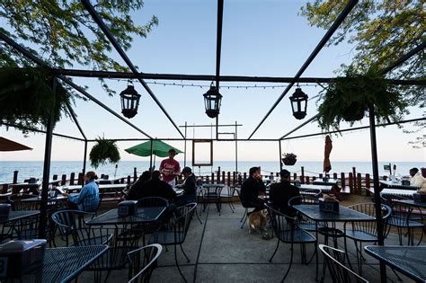 23 Great Waterfront Dining Spots in Chicago | Waterfront dining, Chicago restaurants, Waterfront