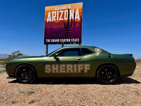 Arizona Sheriff’s Office Gets 203 MPH Dodge Challenger SRT Hellcat ...