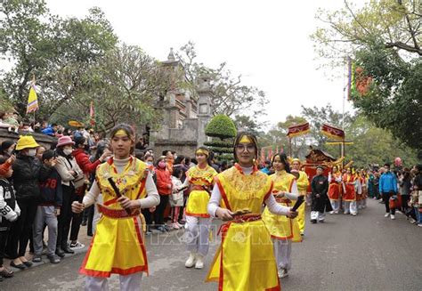 Co Loa Temple Festival opens