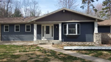 Mastic Carvedwood & Board and Batten Vinyl Siding, Soffit & Fascia, Seamless Gutters, AZEK PVC ...