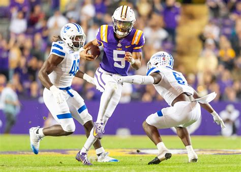 LSU Football: How Jayden Daniels’ stats compare to Bo Nix’s