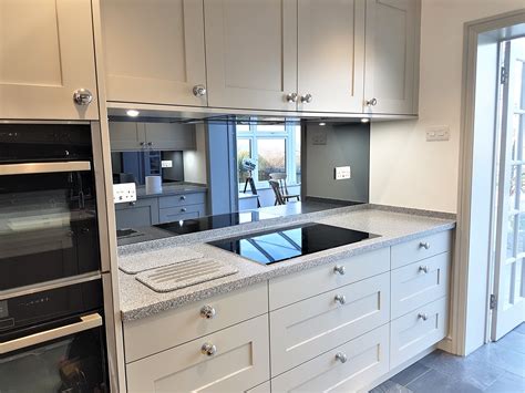 Time for reflection with this grey mirrored kitchen splashback. | Kitchen inspiration design ...