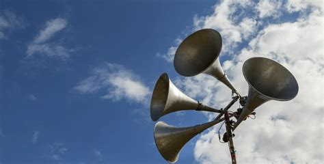 LISTEN: Do you know the 3 emergency siren sounds you'll hear in Czechia ...