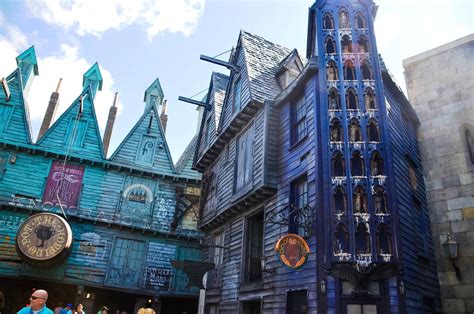 The Wizarding World of Harry Potter at Universal Studios Orlando - Explore Shaw