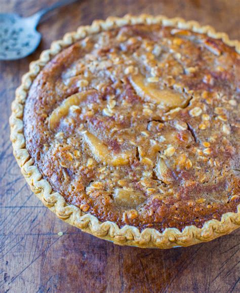 Caramel Apple Crumble Pie Recipe - Averie Cooks