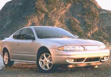 2004 Oldsmobile Alero Specs & Feature Comparisons | Kelley Blue Book