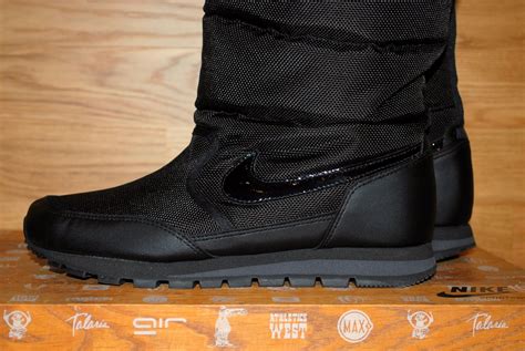 Six Feet Down: Womens Nike winterboots!!