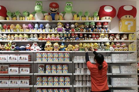 Nintendo Tokyo store not big enough to keep up with demand, massive ...