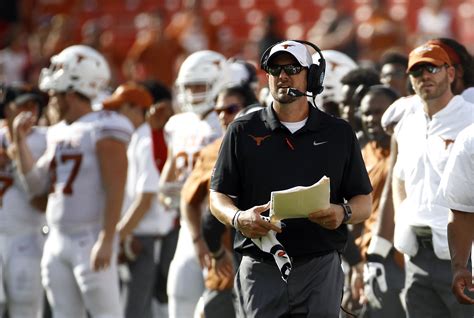 Texas coach takes novel approach after loss to Maryland | AP News