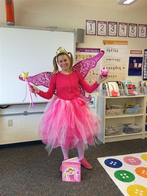 18 Teachers Who Totally Won The Halloween Costume Game | Teacher ...