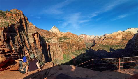 Canyon Overlook Trail - Easy Hike in Zion National Park