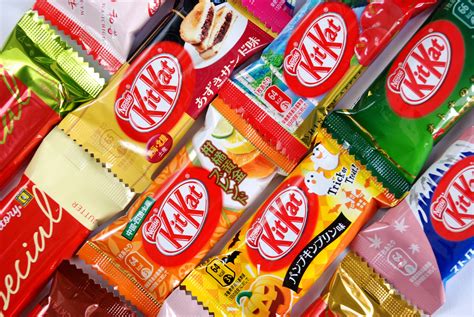 Tasting 17 Japanese Kit Kat Flavors - Om Nom Nomad