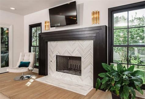 19 Stylish Fireplace Tile Ideas for Your Fireplace Surround