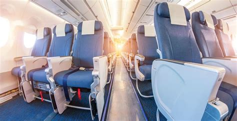Bulkhead Seat on a Plane – Pros and Cons · Pipeaway