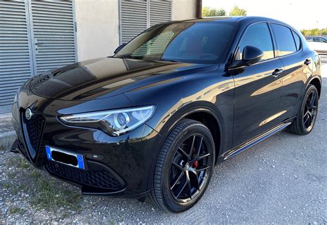 Alfa Romeo Stelvio - 2.0TB 280cv - AT8 - Q4 - Veloce - Nero Vulcano - My20