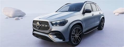 What are the interior features of the 2024 Mercedes-Benz GLE SUV?