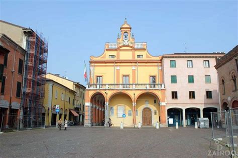 Cento: centre of textiles and art southwest of Ferrara