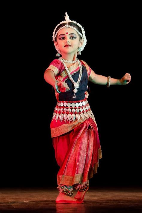 20232334311_6cb73ff1e4_b.jpg (683×1024) | Dance of india, Indian dance, Indian classical dancer