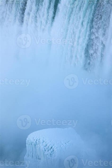 Winter Niagara Falls 5435642 Stock Photo at Vecteezy