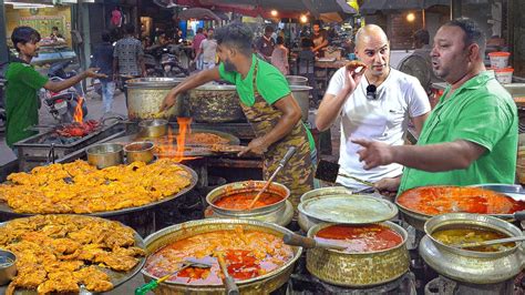 Indian street food - CURRY like you've NEVER seen before! Indian street food in Ahmedabad, India ...