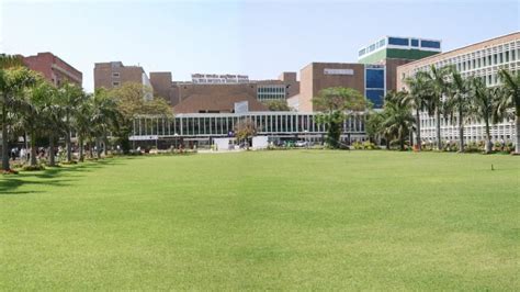 AIIMS Delhi to Go Fully Digital From April 2023; To Accept Smartcards ...