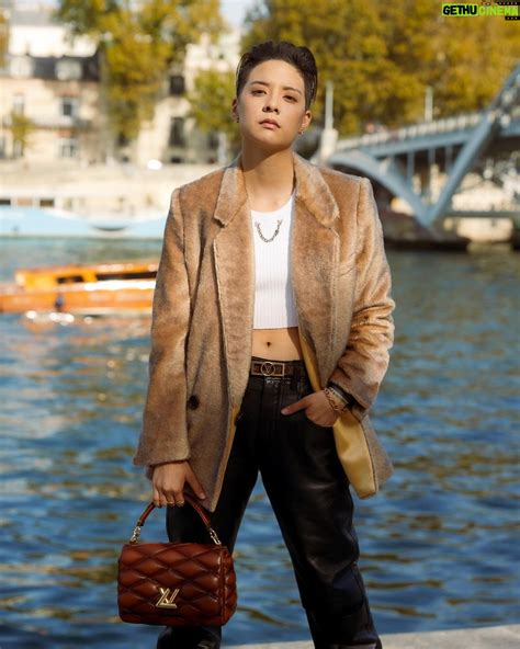 Amber Liu Instagram – paris🧡 @louisvuitton #LVSS24 📸:@jereminkang 🎥:@arthurpuu 💄:@lily_vanita ️ ...