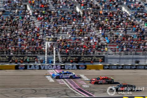 Larson holds off Bell in close battle for the win at Las Vegas