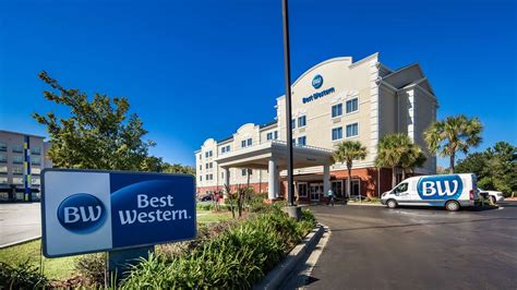 Best Western Plus Airport Inn & Suites | Hotel Rooms