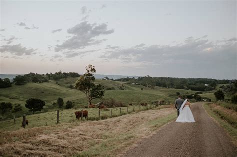 Sensory overload: Stephanie and Robert's romantic garden wedding | Easy Weddings