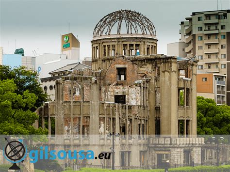 Visiting the Hiroshima Peace Memorial Museum - Look Left