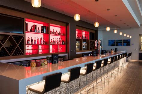 The Ten Best Airport Lounges In The United States | LoungeBuddy