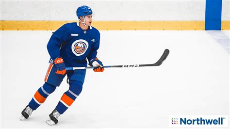 PHOTOS: Islanders Morning Skate Nov. 22, 2023 | New York Islanders