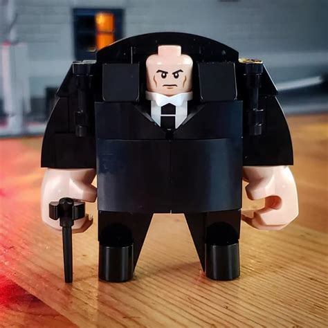 Five ways to build your own LEGO Marvel Kingpin figure